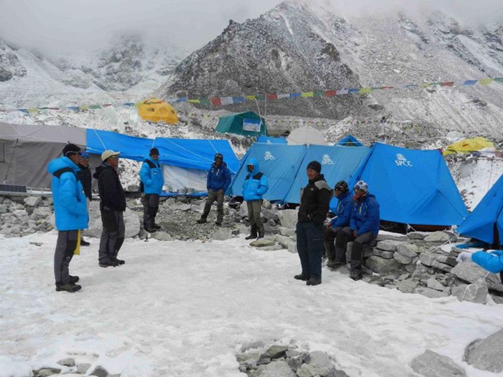 Icefall doctors at EBC stand by the SPCC tents