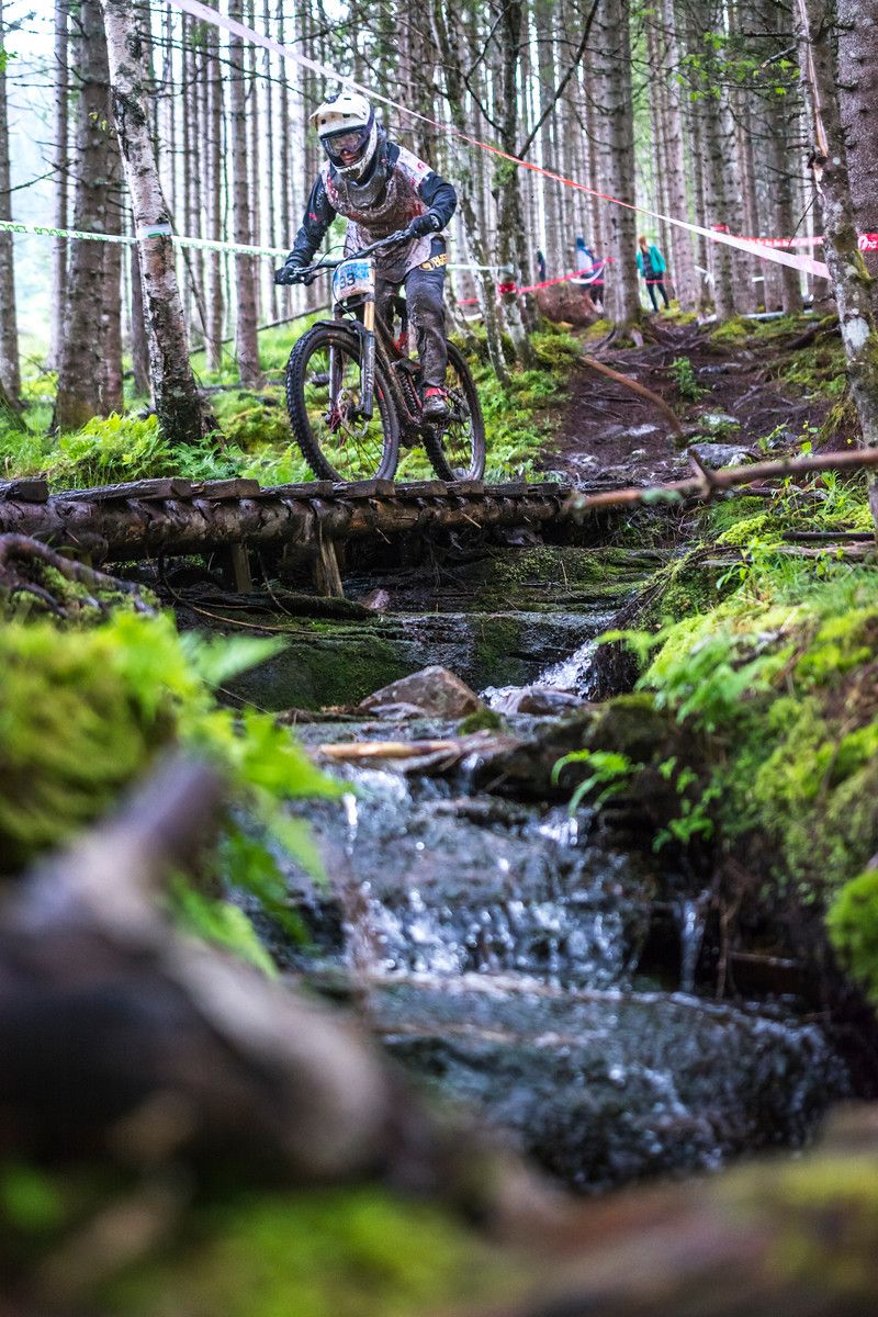 Ekstremespotsveko DH mountiain biking. Photo | © Carl van den Boom